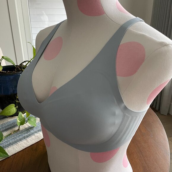 Knix Revolution V-Neck Bra #1 Seller Wireless Med. Support Light Blue Sz S+ NWOT - Picture 2 of 14